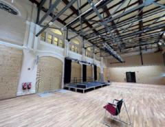 Umbau der Turnhalle zur Aula im Salderngymnasium.