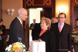 Chefarzt in den Ruhestand verabschiedet