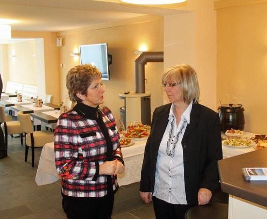 Oberbürgermeisterin Dr. Dietlind Tiemann gemeinsam mit Karin Pfaffe