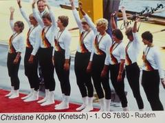 Bild 5 Außerdem stellte die Doppelolympiasiegerin auch eine offizielle Autogrammkarte zur Verfügung.