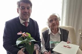 Zu Gertrud Knittels Gratulanten anlässlich ihres 101. Geburtstages zählte Oberbürgermeister Steffen Scheller.