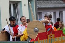 Lebenshilfe-Mitglieder verkleideten sich als Ritter.