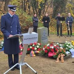 Oberstleutnant Reiner Heublein bei seiner Ansprache.