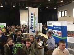 Gro0e Nachfrage herrschte auf der Jobmesse.