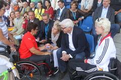Martina Willing als Ehrengast bei der Kanu-EM 2014 im Gespräch mit Bundesaußenminister Dr. Frank-Walter Steinmeier, Oberbürgermeisterin Dr. Dietlind Tiemann und Ministerpräsident a.D. Matthias Platzeck.