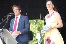 Oberbürgermeister Steffen Scheller und die Sozialbeigeordnete Alexandra Adel.