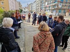 Am Stolperstein für Bernhard Meyer erinnerte Anja Grothe an die Greueltaten der Nazis gegen die jüdische Brandenburger Bevölkerung.