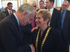 Ayrault bedankt sich für den schönen Empfang im Rolandsaal des Altstädtischen Rathauses