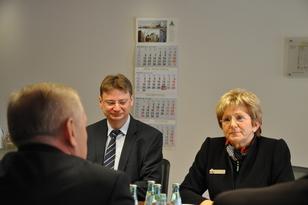 Frau Dr. Tiemann und weitere Personen 