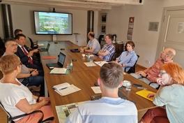 Oberbürgermeister Steffen Scheller im Gespräch mit dem Kreiselternrat für die Schulen in der Stadt.