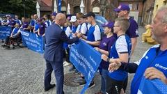 Daniel Keip klatschte alle Teilnehmenden persönlich ab.
