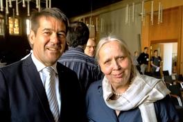 Oberbürgermeister Steffen Scheller mit Prof. Dr. Barbara Seliger beim Symposium 2023.