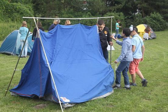 gemeinsamer Aufbau der Zelte