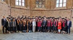 Zum Auftakt gibt es stets das Gruppenfoto.