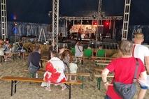 Einblick ins Zirkuszelt.