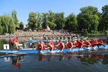 Finale im Drachenbootrennen.