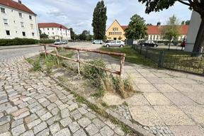 zu sehen ist der Zustand des Gehwegbereiches vor den Bauarbeiten