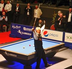 Der neue Dreiband-Europameister Marco Zanetti jubelt.