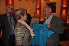 BUGA-Präsente für den Ehrenpräsidenten der Lebenhilfe Kaiserslautern e.V. Walfried Weber, überreicht von Dr. Dietlind Tiemann und dem 1. Vorsitzenden der Lebenshilfe Brandenburg/Havelland-Fläming e.V. Matthias Pietschmann