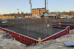 Fundament mit freiliegender Bewehrung Fußgängertunnel