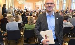 Bereit zur ersten Mitarbeiterversammlung: Oberbürgermeister Daniel Keip.