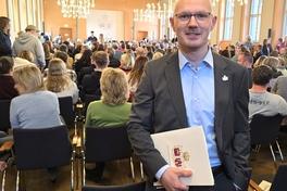Bereit zur ersten Mitarbeiterversammlung: Oberbürgermeister Daniel Keip.