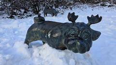 Auch die Waldmöpse sind vom Winter umgeben.