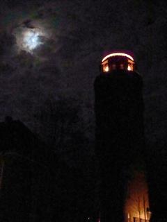 Kirchmösers Wahrzeichen erleuchtet im Lichterglanz