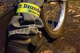 Die Reflektoren machen die jungen Verkehrsteilnehmer sichtbarer.