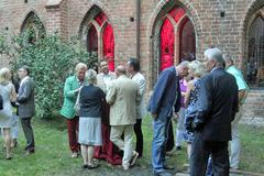 nette Gespräche im Innenhof