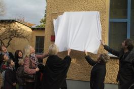 Feierliche Enthüllung des Namensschildes an der Musikschule „Vicco von Bülow“