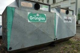 Nicht alles passt ins Altglas !!!