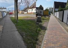 Erneuerung eines Gehweges im Ortsteil Schmerzke.