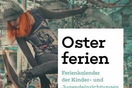 Ein auf einem Skateboard springendes Mädchen.