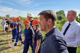 Oberbürgermeister Steffen Scheller und der Beigeordnete Thomas Barz verfolgten den Leistungsvergleich der Jugendfeuerwehren der Stadt Brandenburg.