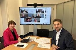 VDA-Präsidentin Hildegard Müller und Saarbrückens Oberbürgermeister Uwe Conradt im Austausch zur Zukunft des Automobilstandortes.