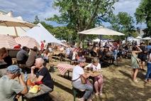 Aufenthalt im Foodcourt.