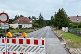 Der geebnete, frisch asphaltierte Buchenweg.