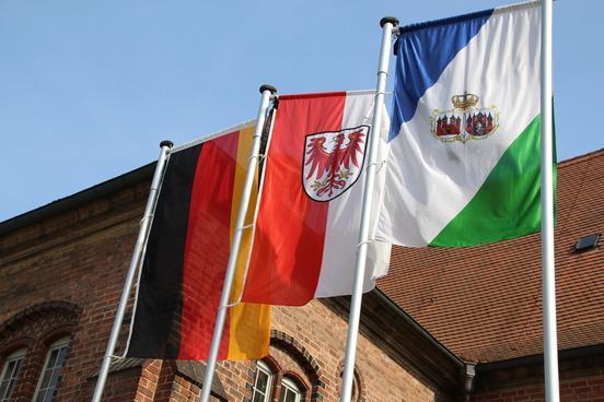 Trauerbeflaggung am Altstädtischen Rathaus