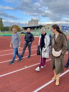 Der VfL-Vorstand führte durch das Stadion am Quenz und berichtete über die Leichtathletik in der Havelstadt.