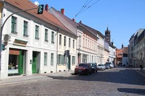 Oberbürgermeister Steffen Scheller: „Modernes Pflaster im Einklang mit historischer Kulisse der Altstadt“