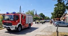 Festumzug zum 100. Geburtstag der freiwilligen Feuerwehr Schmerzke.