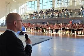 Oberbürgermeister Daniel Keip grüßte mit einem kräftigen "Sport frei!"