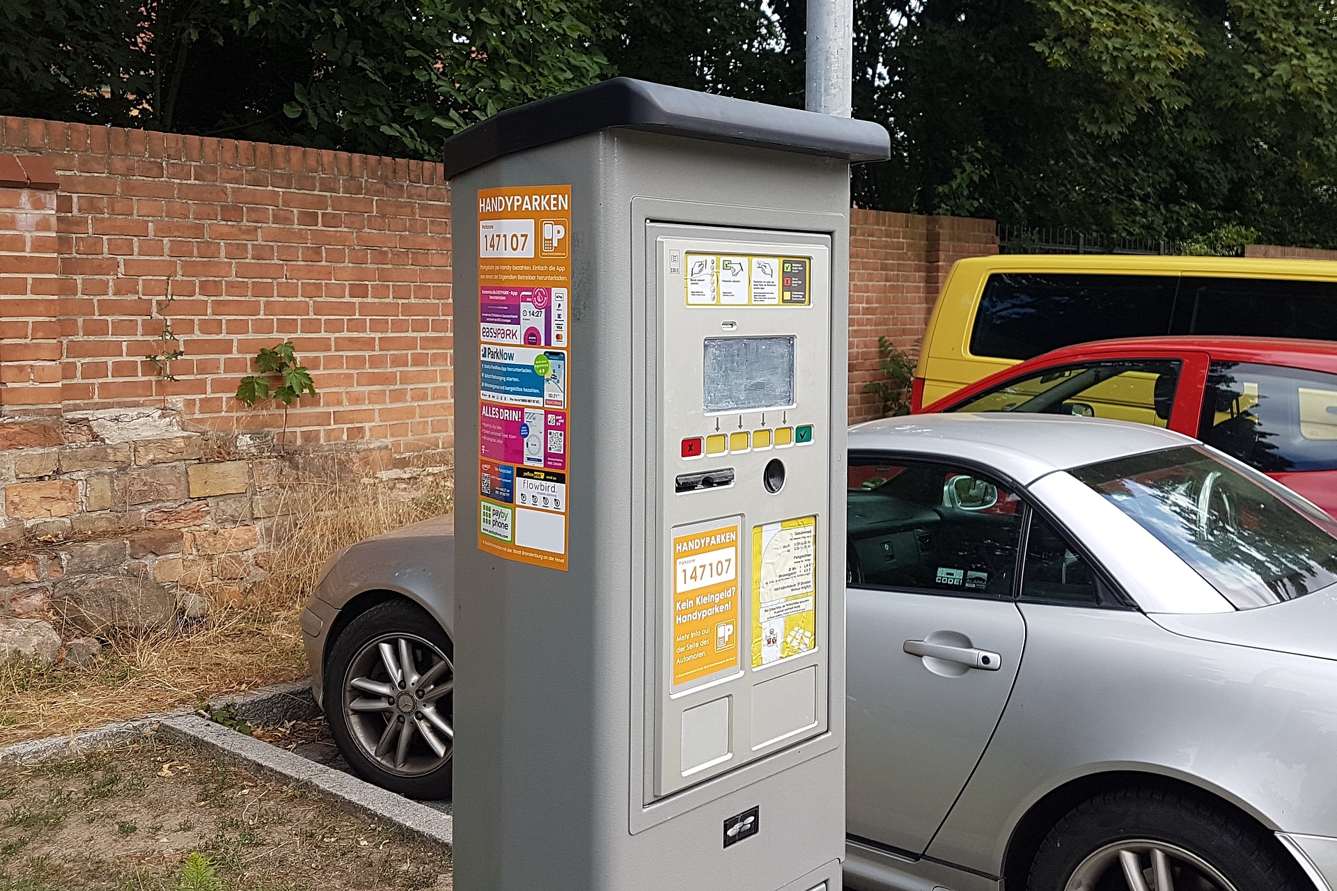 Parkgebühren digital mit dem Handy bezahlen - Stadt Brandenburg an