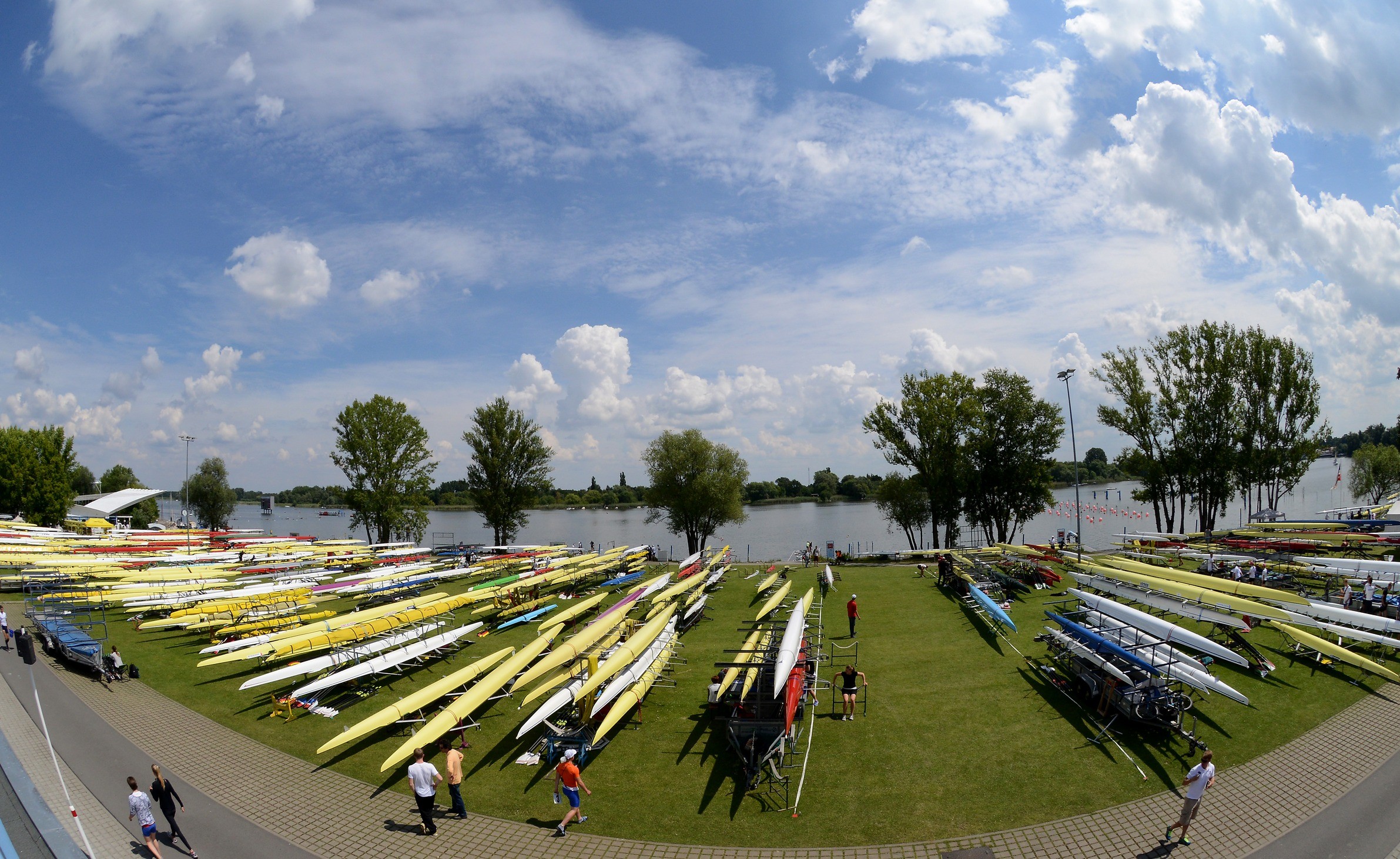 Sperrungen an der Regattastrecke Beetzsee während der World Rowing ...